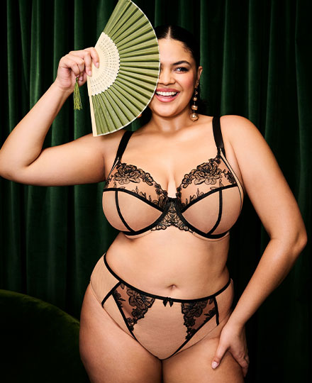 Qiz yigitning onanizmini kuzatmoqda Onam va dadam kechasi jinsiy aloqa